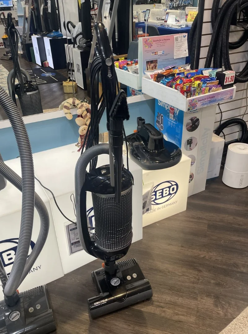 Sebo Felix Onyx Upright Vacuum with 10 Year Warranty - Image 2