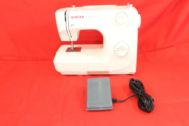 Singer Prelude 8280 Sewing Machine