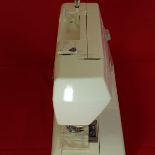 Reconditioned Singer 384.18024000 Sewing Machine