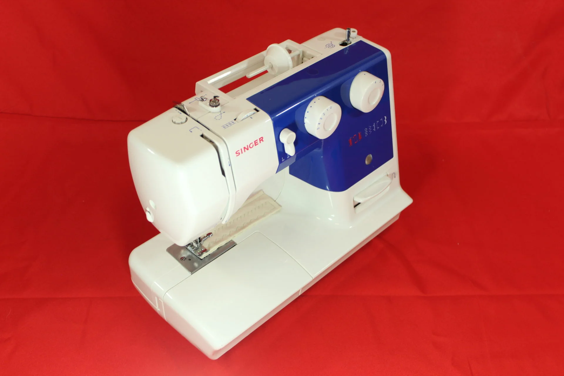Reconditioned Singer 1725 Mechanical Sewing Machine