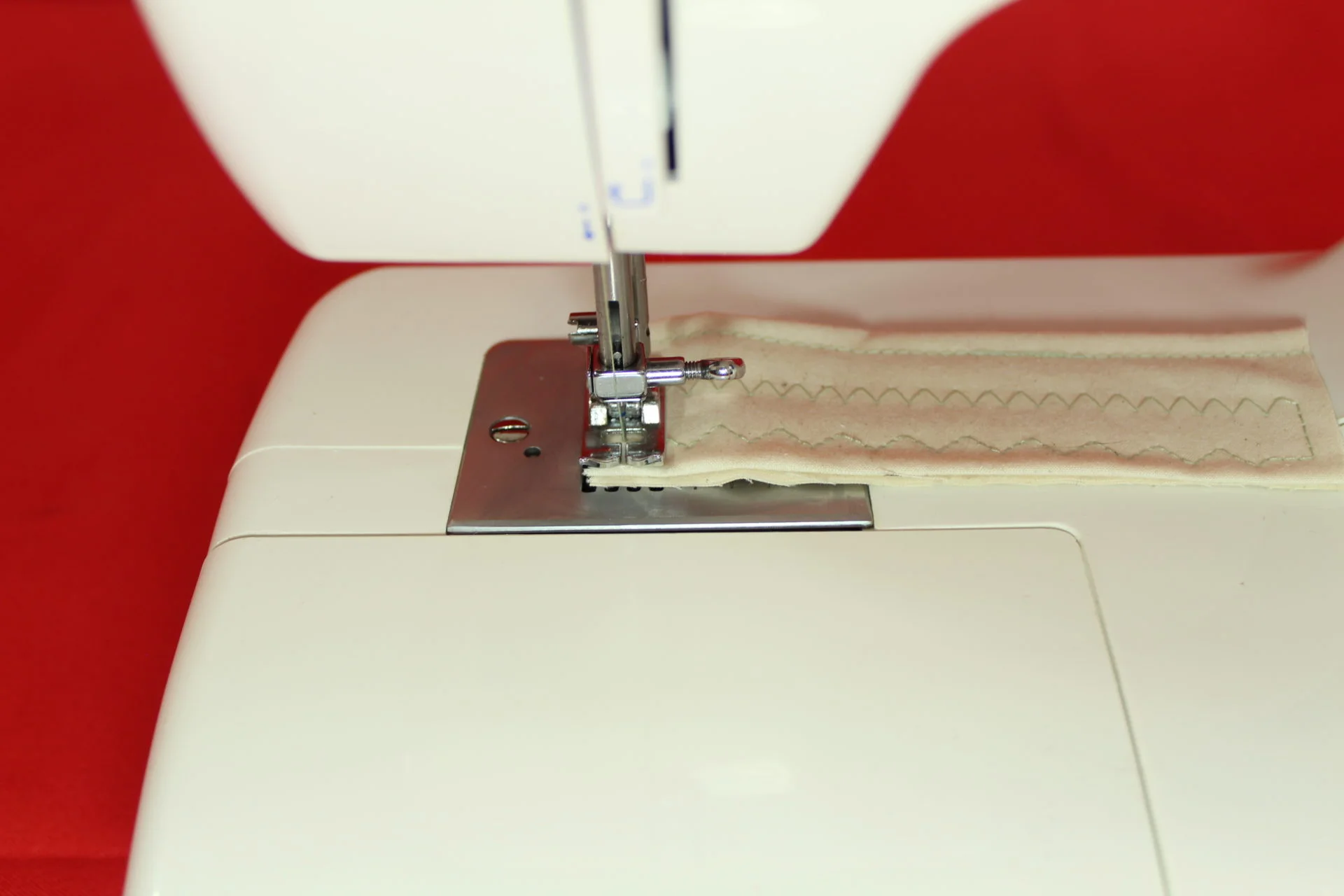 Reconditioned Singer 1725 Mechanical Sewing Machine