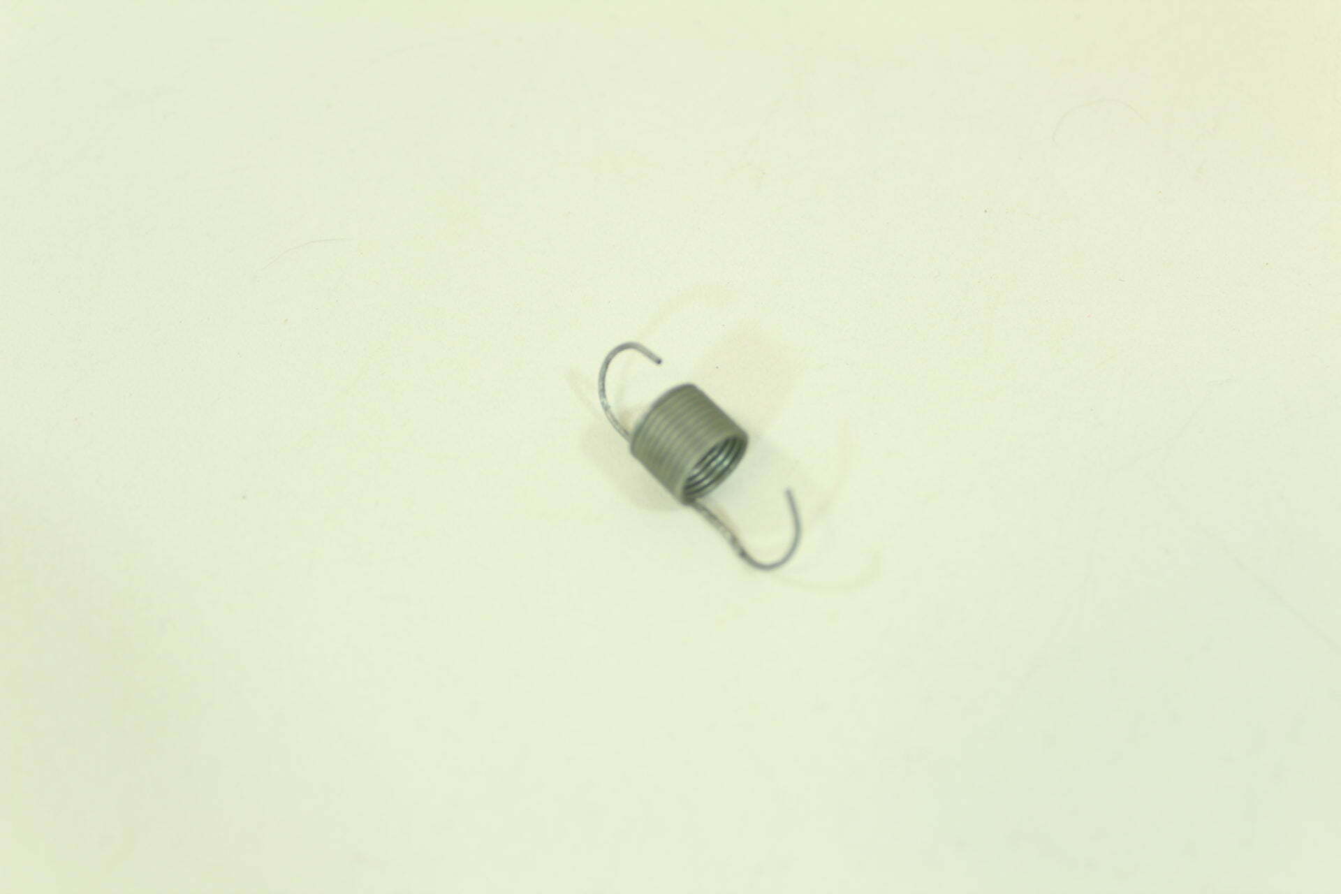 Dyson DC17 head trension spring pn : 911843-01