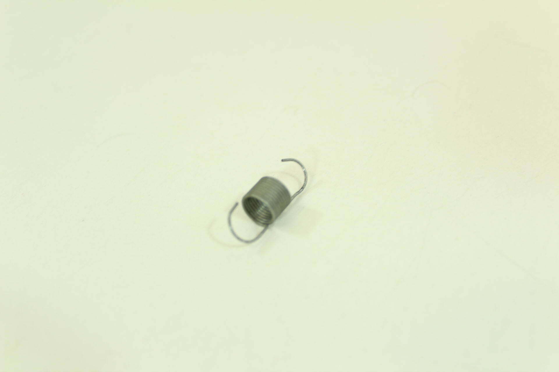 Dyson DC17 head trension spring pn : 911843-01