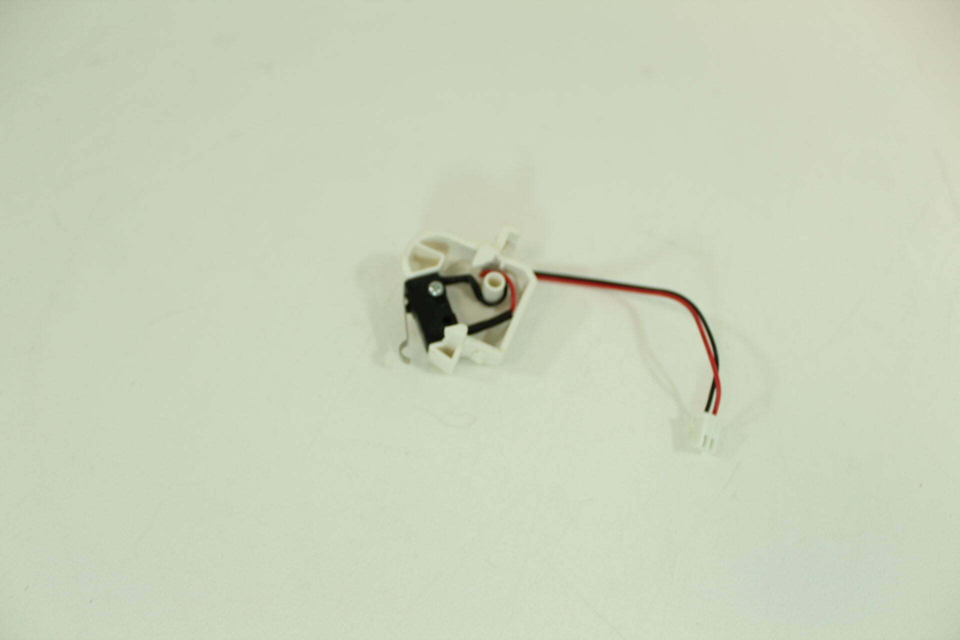 Genuine preowned shark microswitch for NV360 NV360K NV361BK NV361PR NV750 nv751 NV752 and manmy more