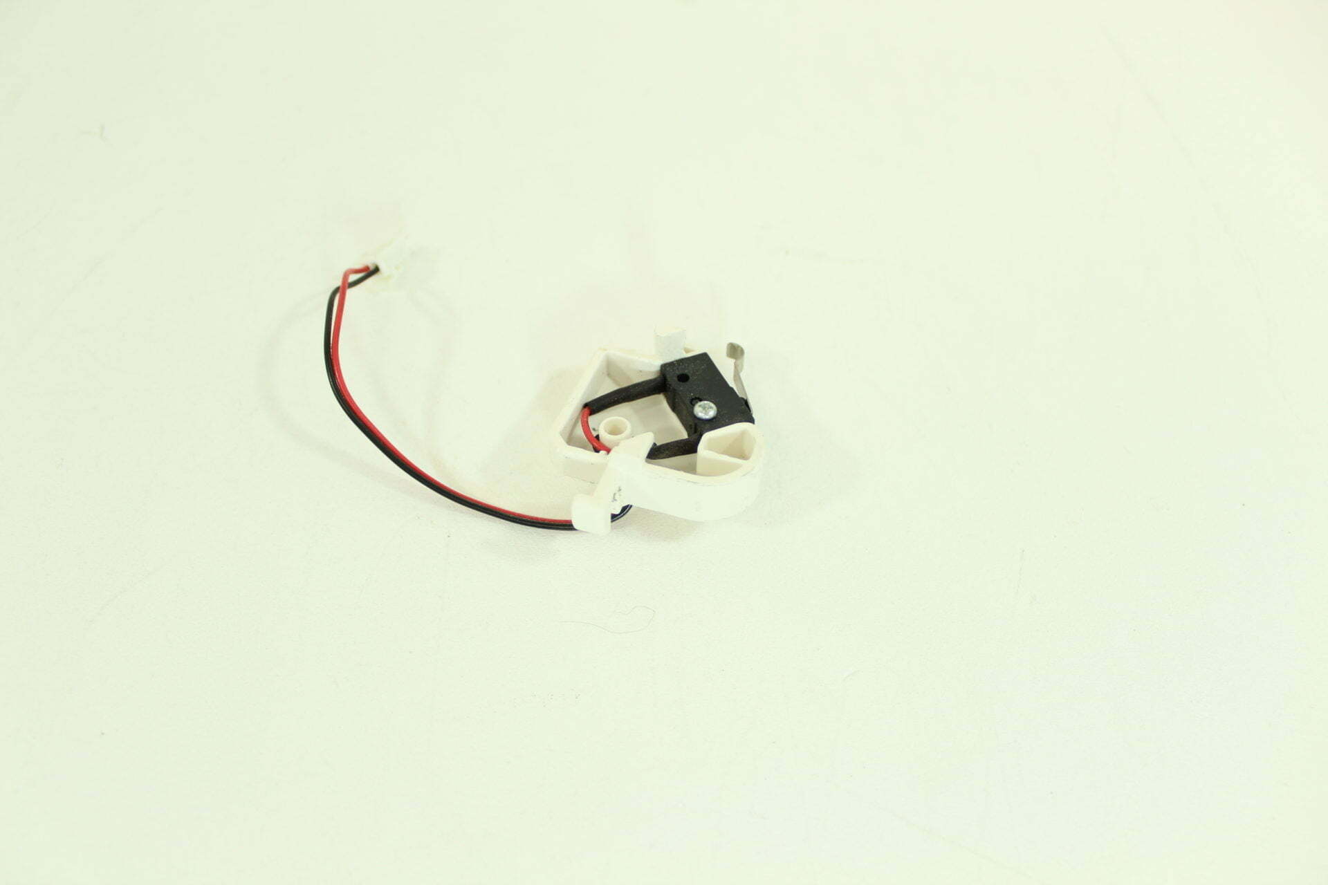 Genuine preowned shark microswitch for NV360 NV360K NV361BK NV361PR NV750 nv751 NV752 and manmy more