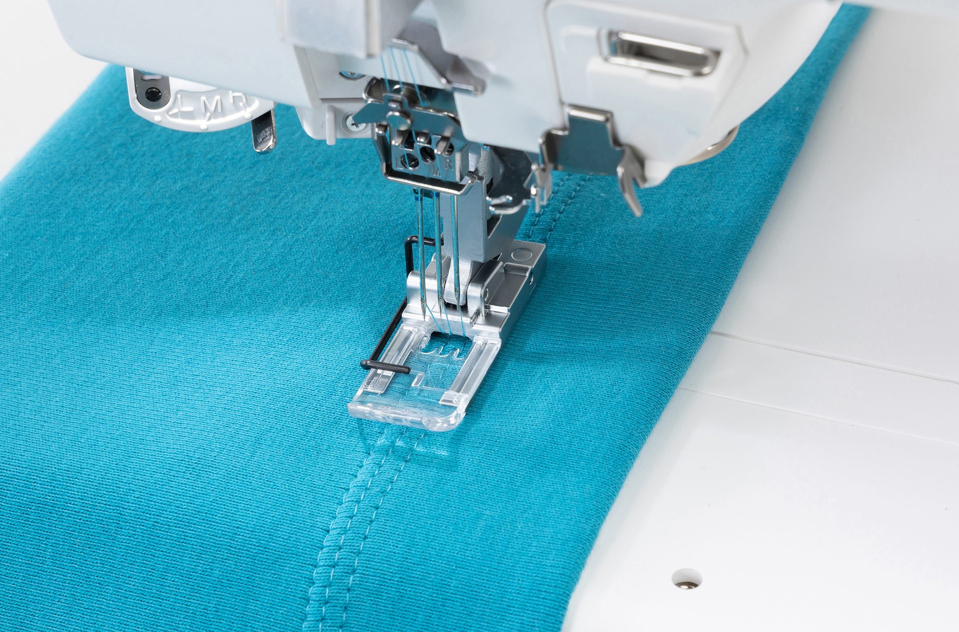 Janome Cover Pro 3000 Professional - Image 10