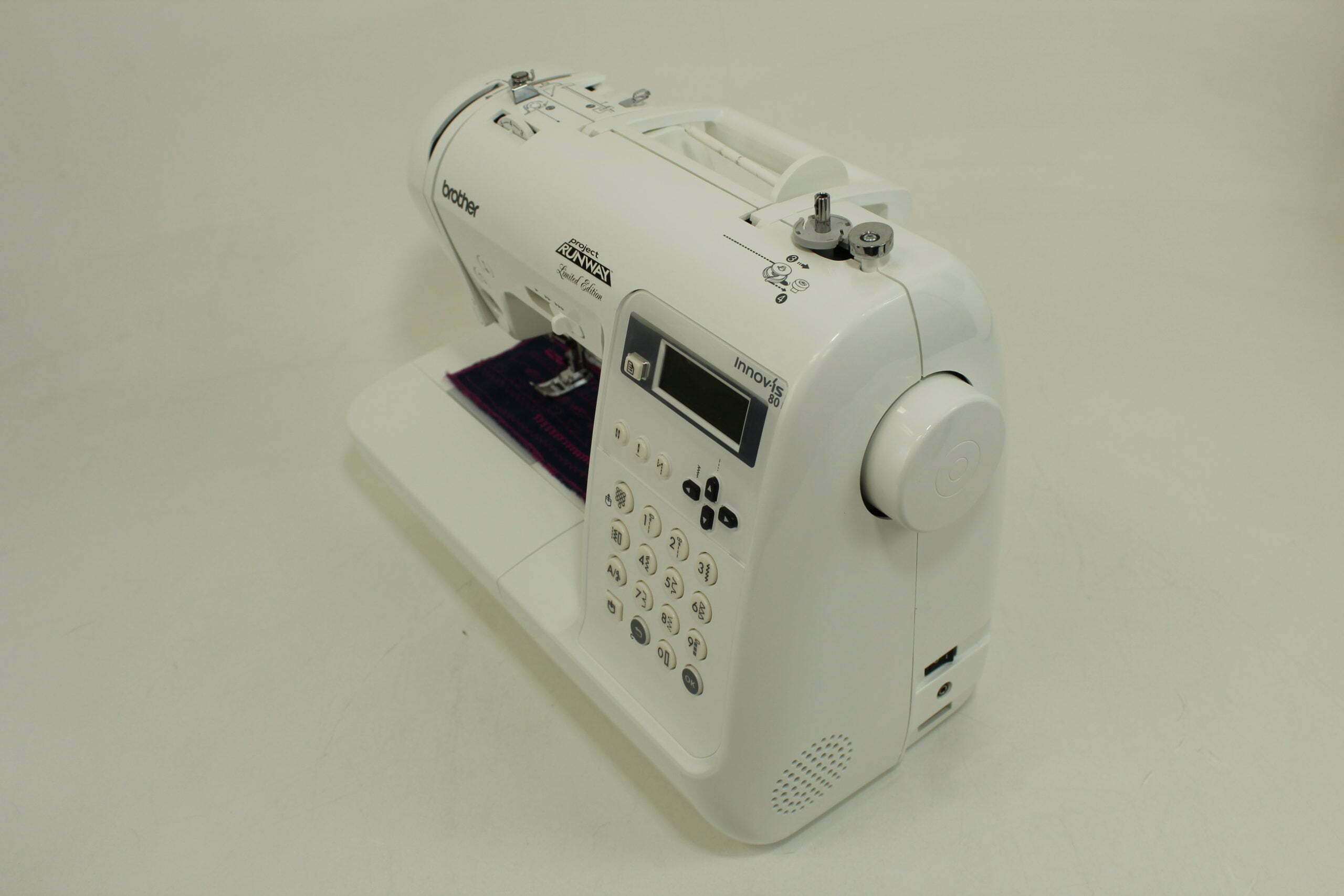 Pre-owned Brother Innov-is 80 Computerized Sewing Machine w/ 6 Month Warranty - Image 2