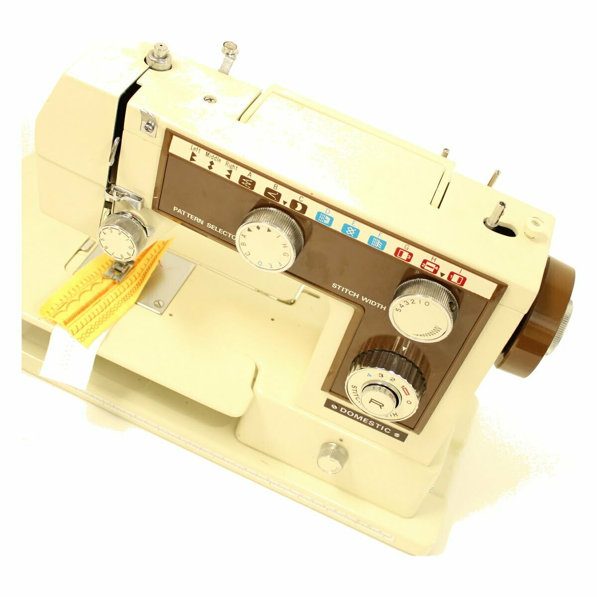Reconditioned and Service Domestic 4400 Sewing Machine - Image 3