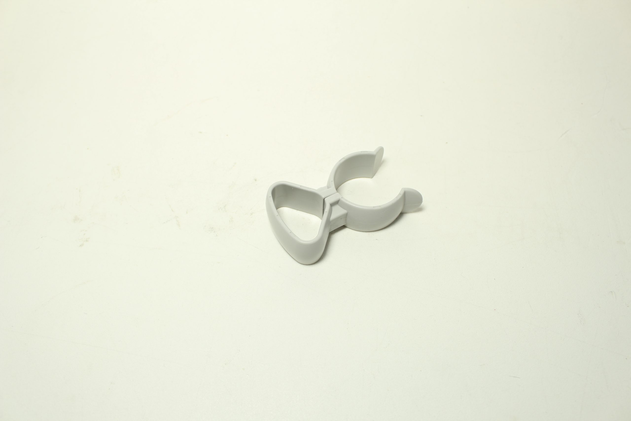 Mounting Clip with screw, for Duo Spot Cleaning Brush (3055HG), light gray Sebo vacuum cleaner repair part - Image 3