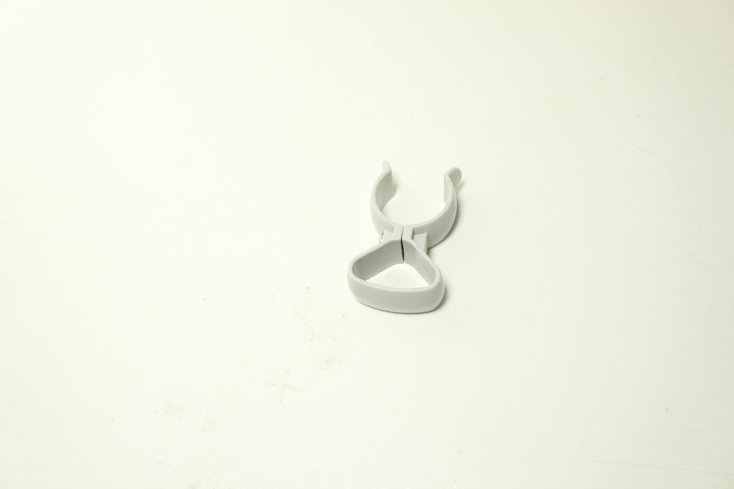 Mounting Clip with screw, for Duo Spot Cleaning Brush (3055HG), light gray Sebo vacuum cleaner repair part - Image 2
