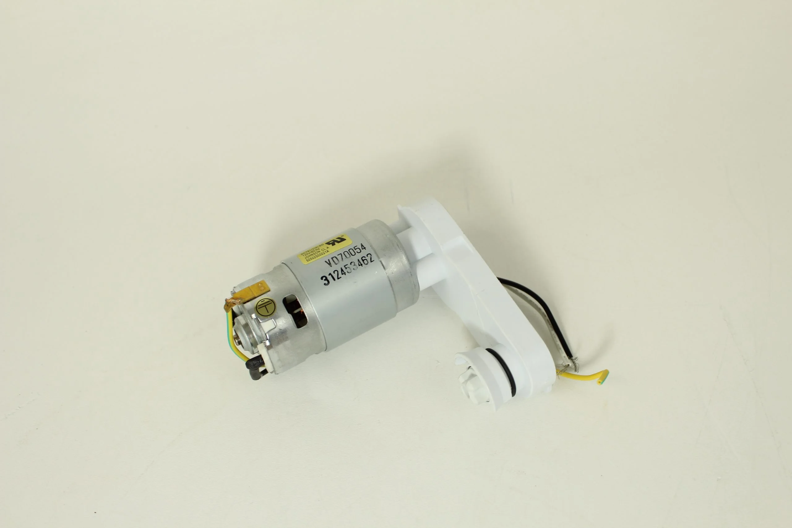 Brush Motor with PCBA lead wire and belt assembly 120V Bissell repair part number: 1609663 - Image 3