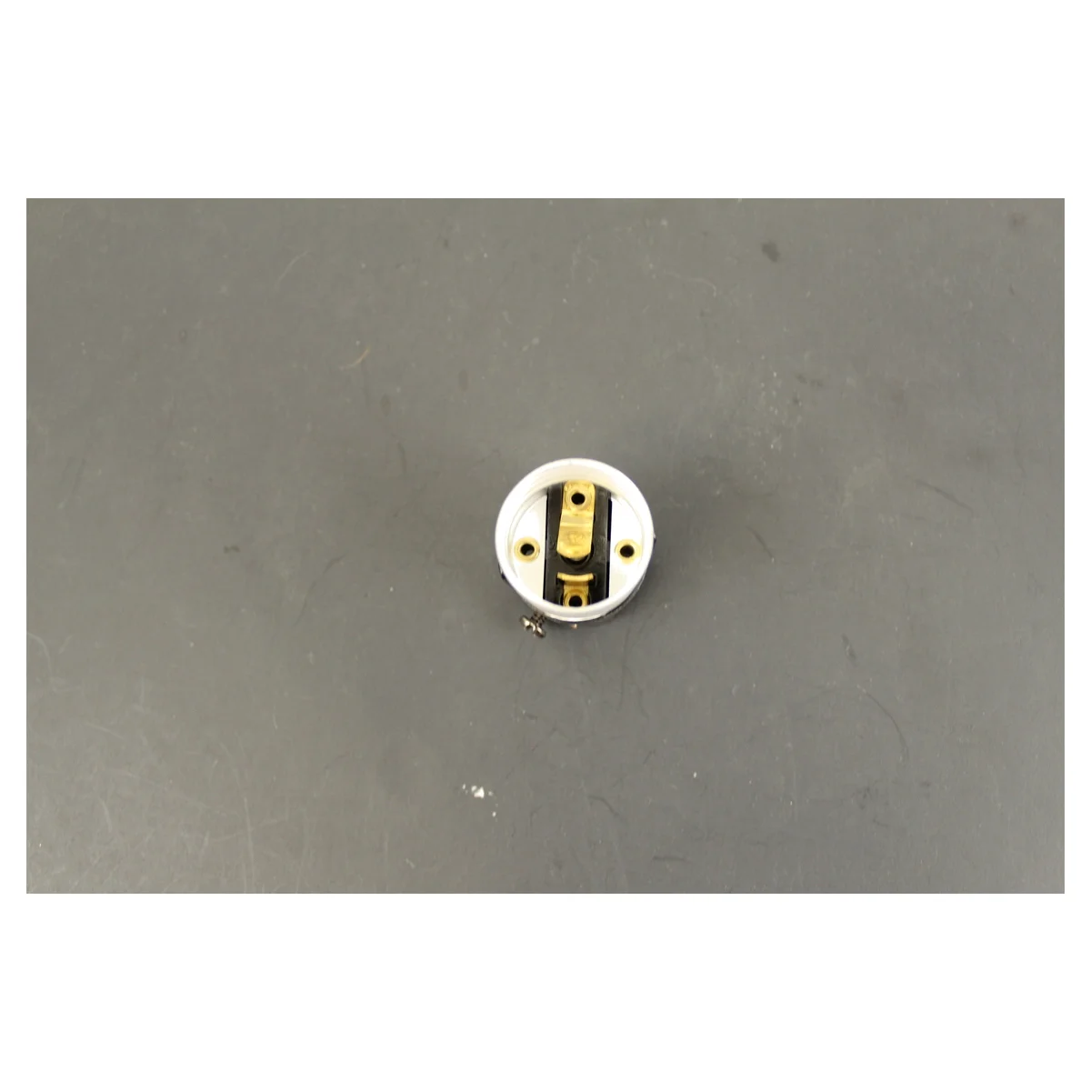 Keyless 3-Terminal Socket Interior, E26 Medium Base - Image 2