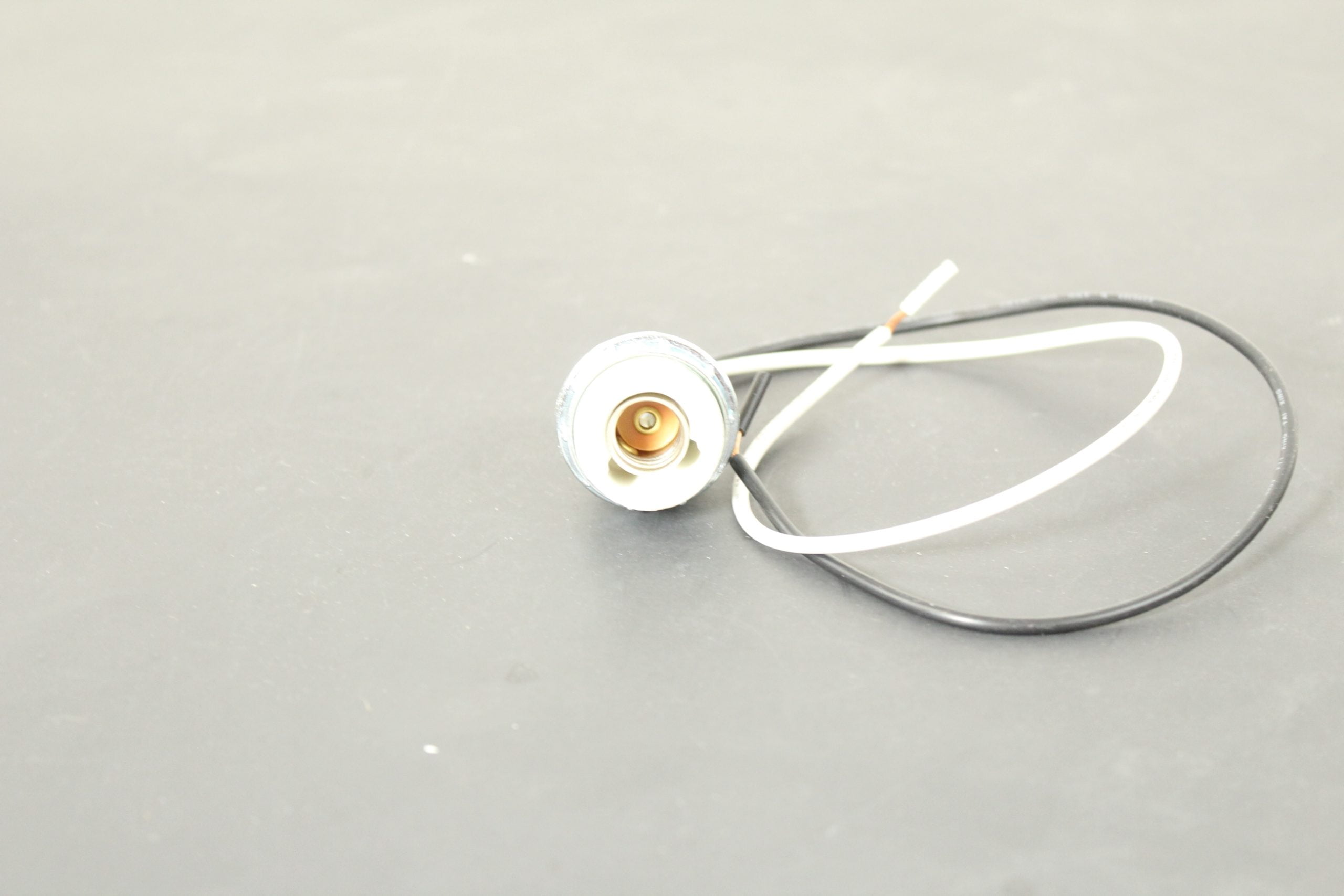 Keyless Porcelain Candelabra Socket With Metal Ring, 1-5/8\, image size:2560x1707