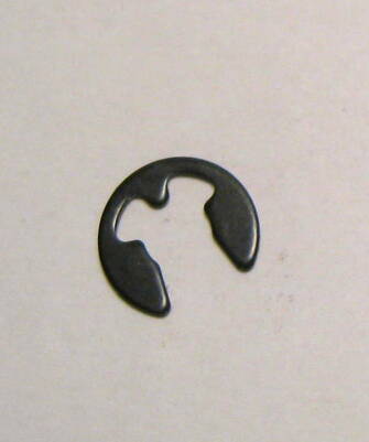 C Clip for handle catch (single), 4 DIN 6799, for X4/X5, X7/X8, and 370 series Sebo vacuum cleaner repair part