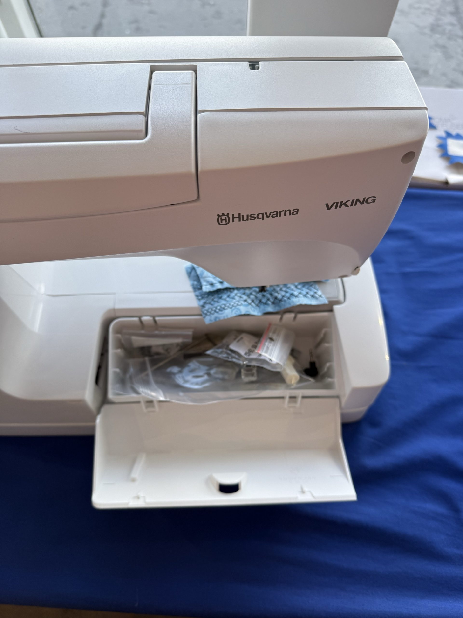 Pre-owned Husqvarna Viking Designer SE Sewing and Embroidery Machine - 1 Year Warranty - Image 5