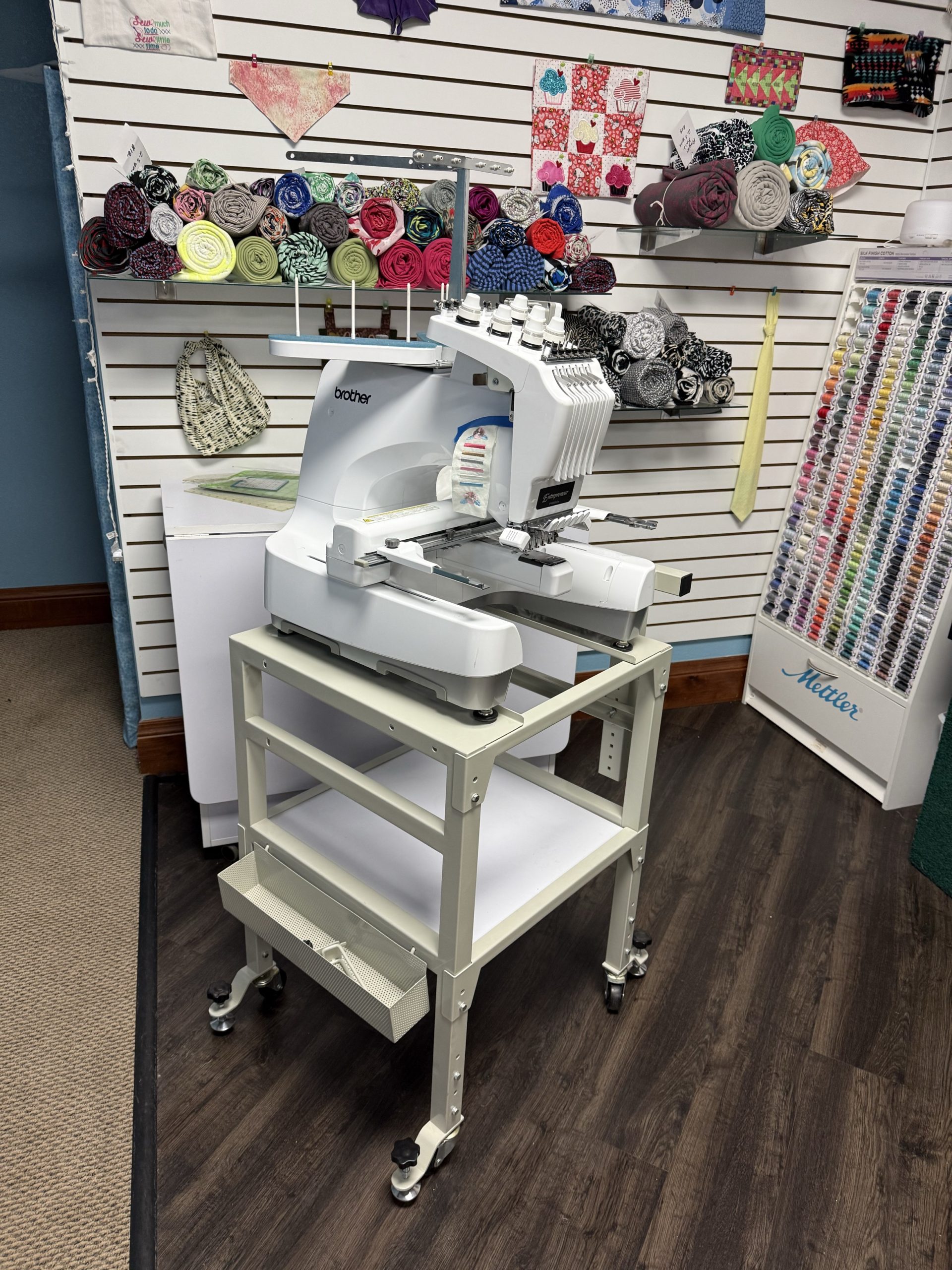 Reconditioned Brother PR650E 6 needle professional embroidery machine with stand 90 day warranty - Image 3