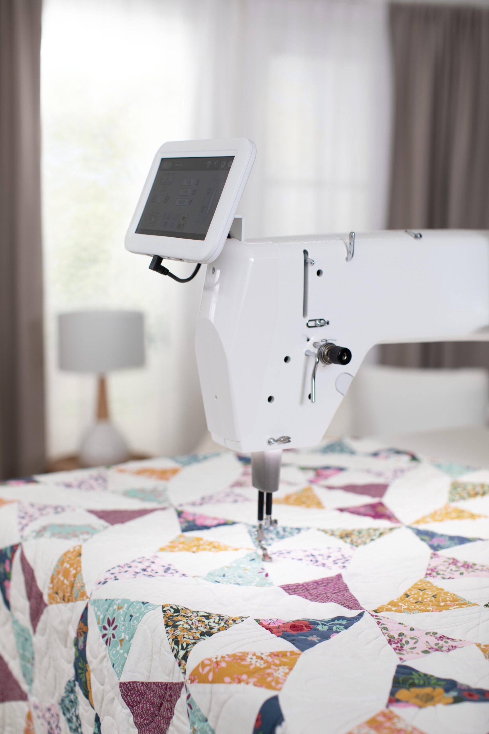 Baby Lock Regalia ST – Power and Precision for Serious Quilters w/lift table - Image 12