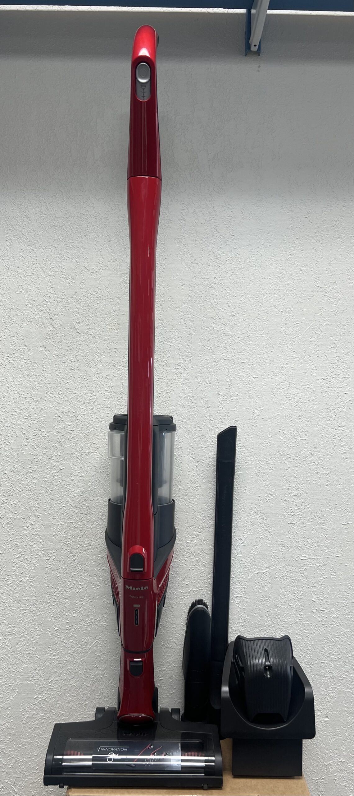 Reconditioned Miele Triflex HX1 red homecare edition 6 month warranty - Image 3