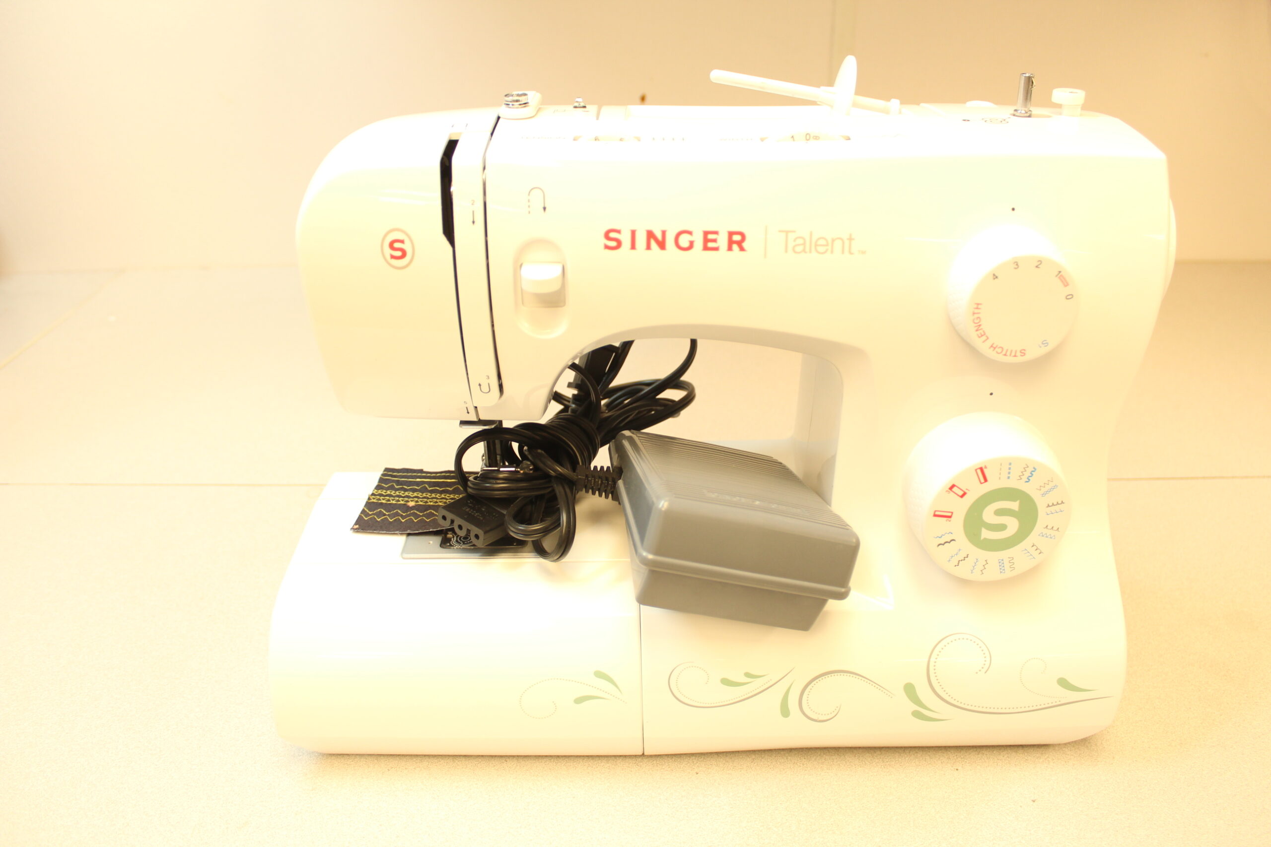 Singer Talent Sewing Machine – Fully Reconditioned with 90-Day Warranty - Image 4