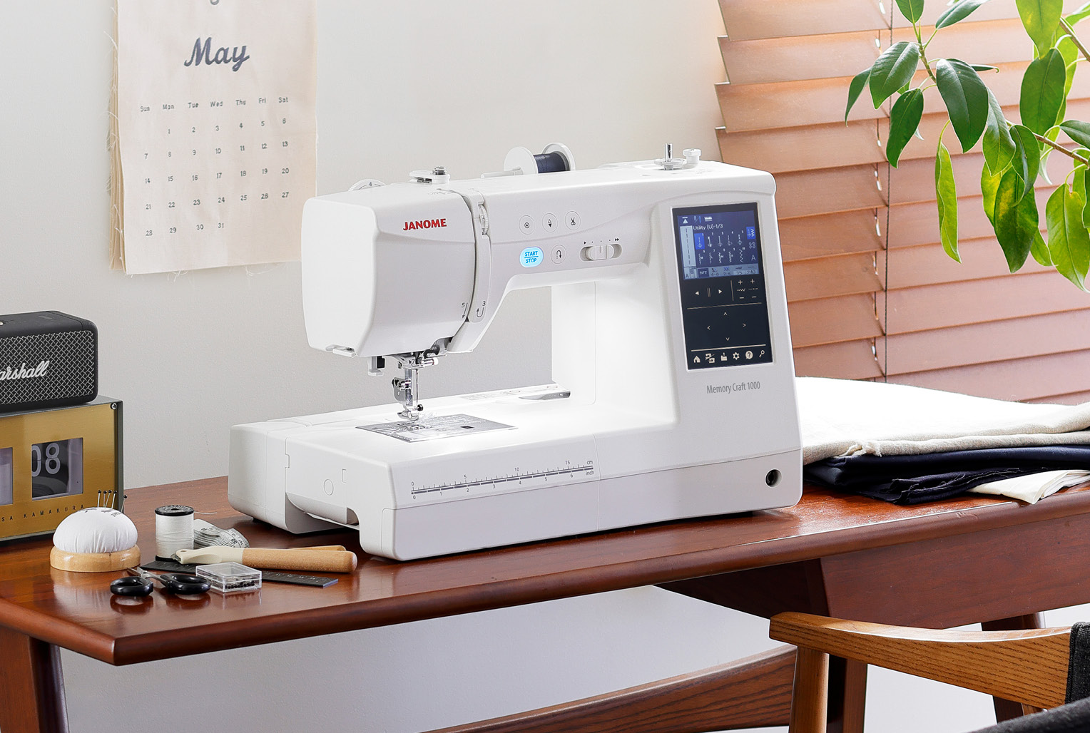 Janome Memory Craft 1000 Sewing and Embroidery Machine - Image 5