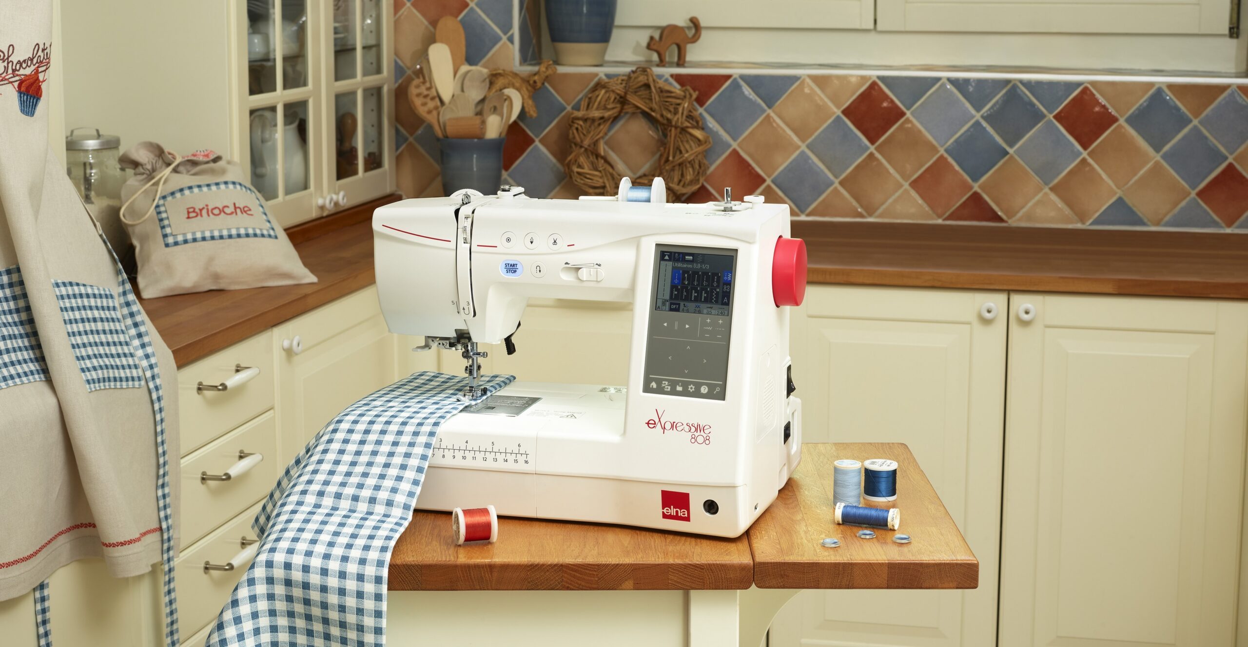 Elna eXpressive 808 sewing machine - Image 4