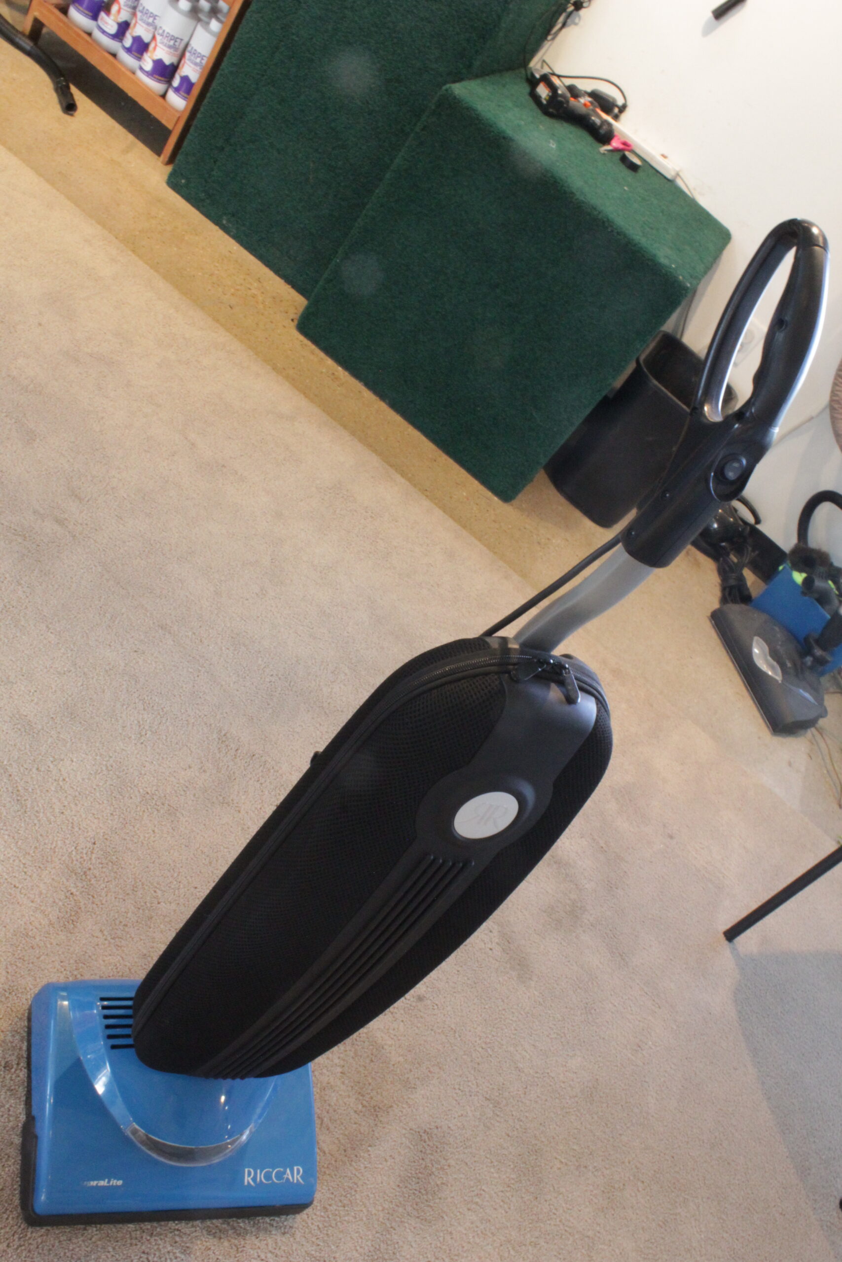 Pre Owned Riccar R10CV Supralite Cordless Vacuum w/ 90 Day Warranty - Image 3