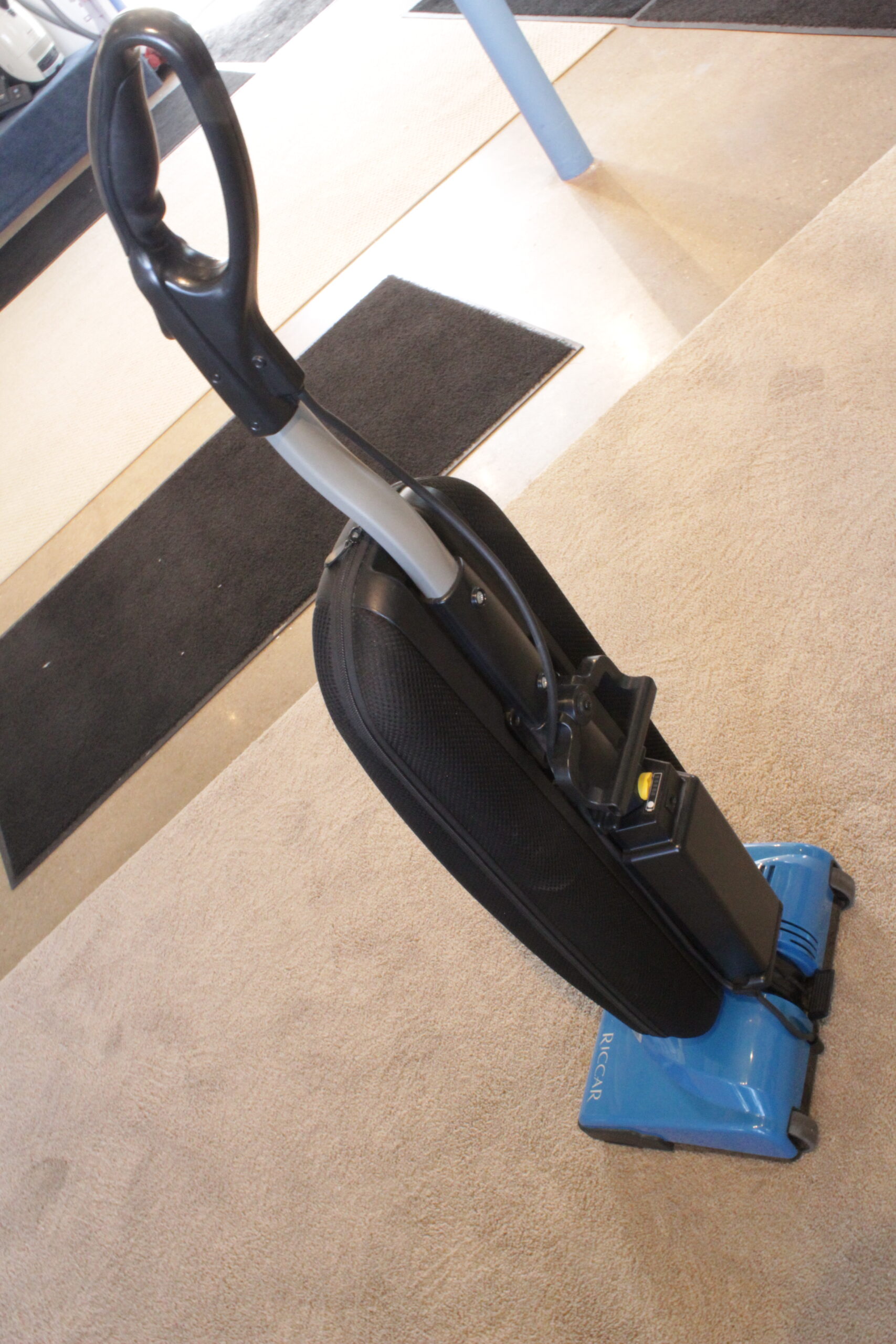 Pre Owned Riccar R10CV Supralite Cordless Vacuum w/ 90 Day Warranty - Image 2
